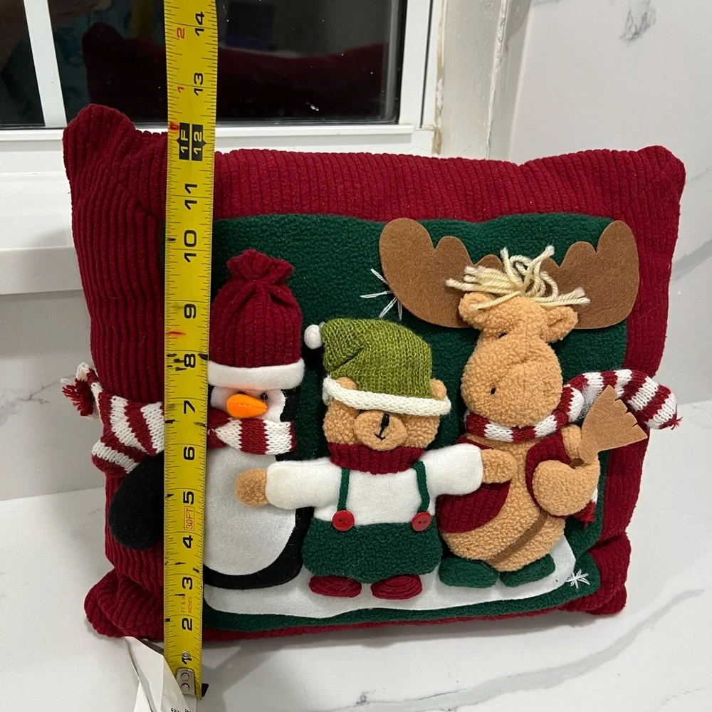 Town and country living Christmas decorative pillow